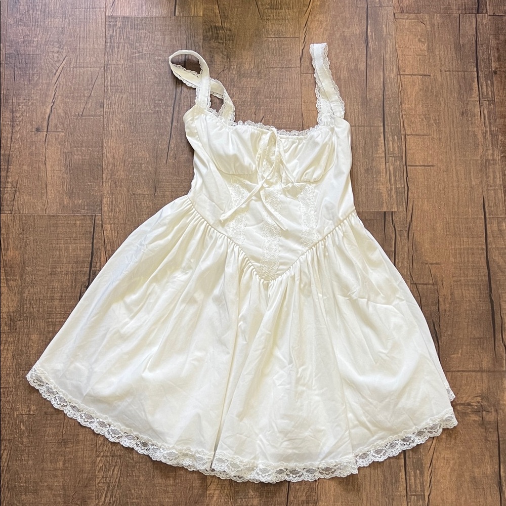 Elegant Cream Lace Chemise